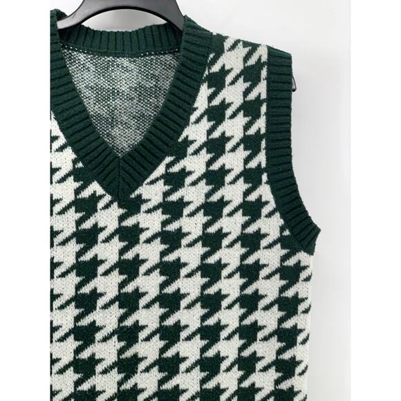 SHEIN Women's Dark Green-White Houndstooth V-Neck Knit Sweater Vest SZ M - Picture 3 of 10